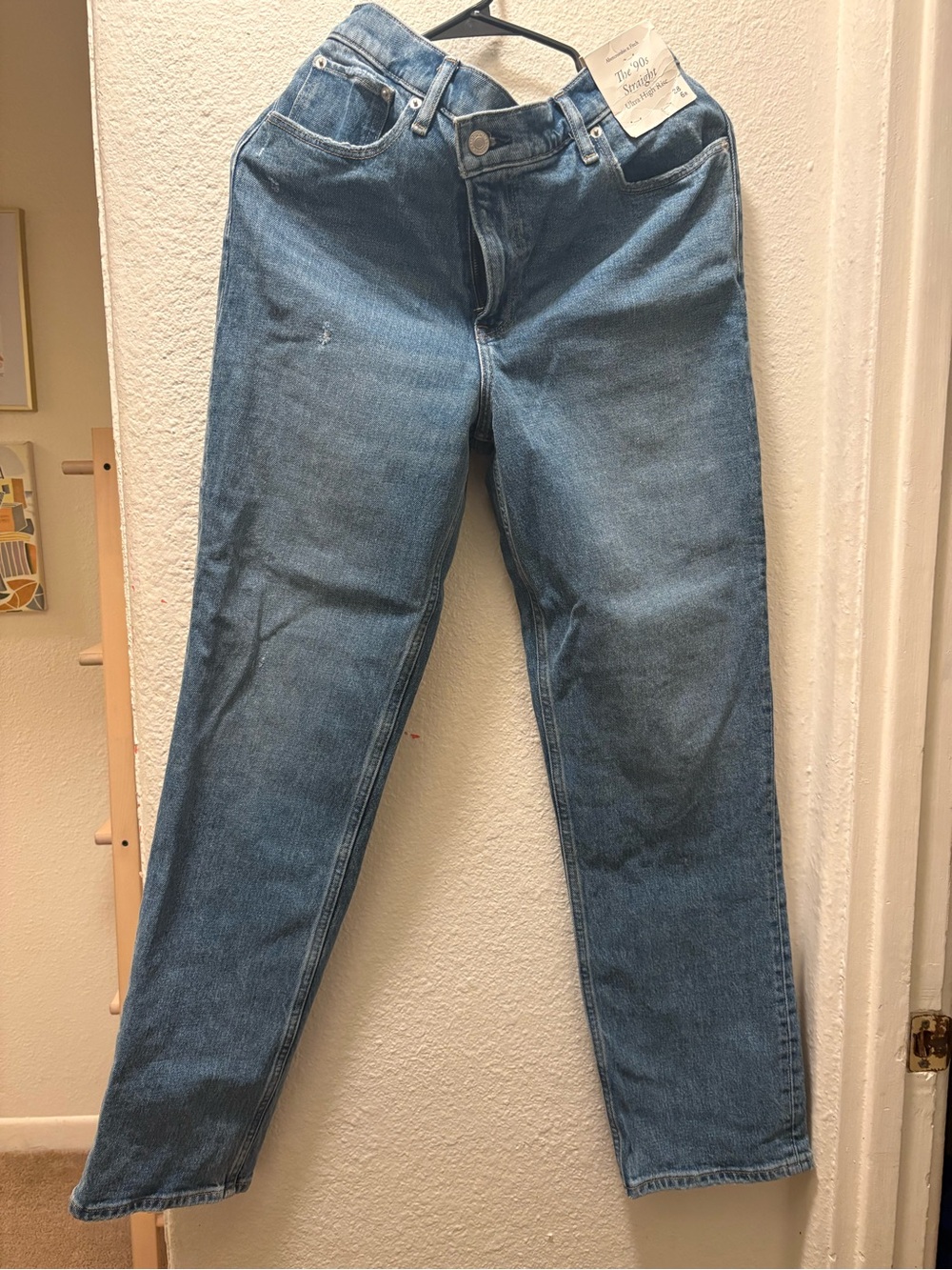 Abercrombie & Fitch Women’s Medium Blue Slim Straight Jeans: The 90s Straight